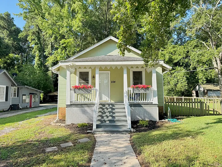224 E Danville St — Photo 1