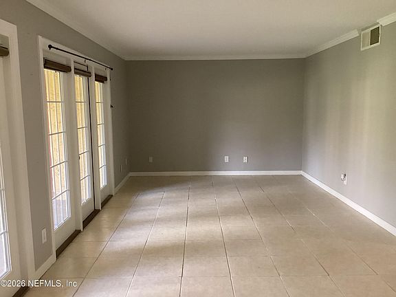 5th image of 3913 MISSION Drive #7