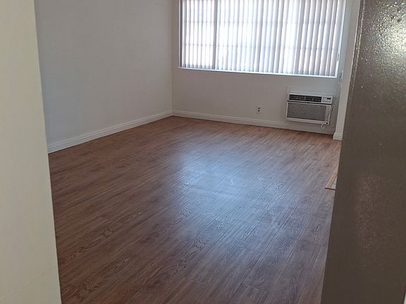 5th image of 13520 W Ramona Blvd #B