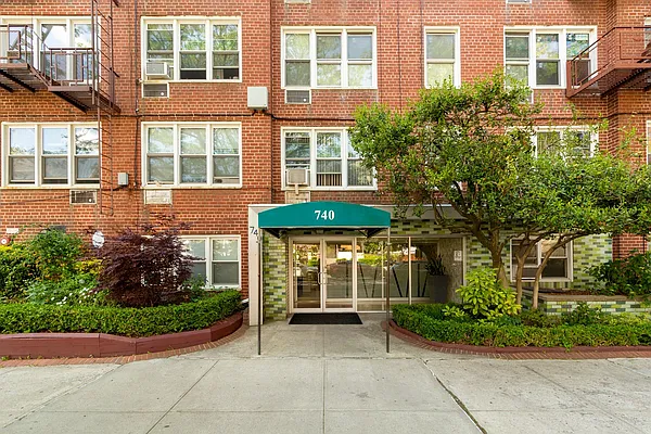 Sold by Corcoran | media 7