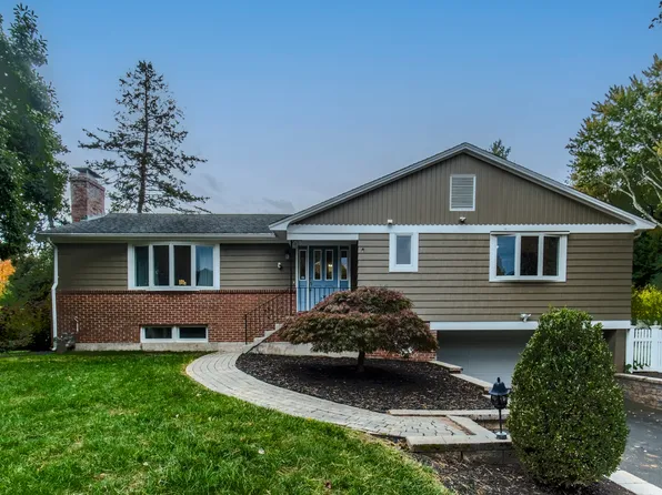 3 High Wood Road, West Hartford, CT 06117