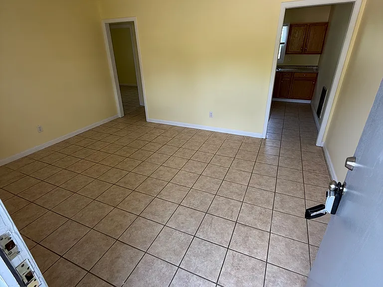 3411 W Walnut St #3 — Photo 3