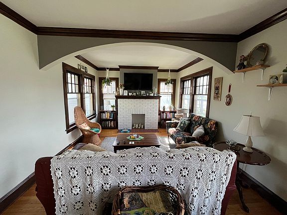 3rd image of 13848 Clifton Blvd #2