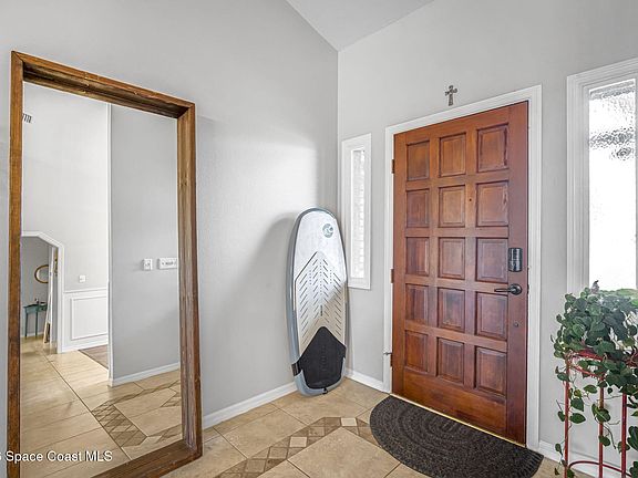 5th image of 25 Greenwood Ln
