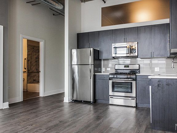 3rd image of 2037 S Michigan Ave #602