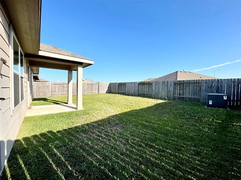 29615 Breakwater Dr — Photo 6