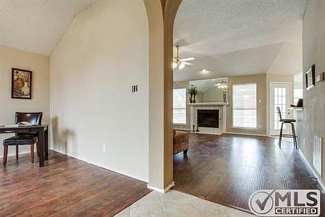 3rd image of 203 Crestview Dr