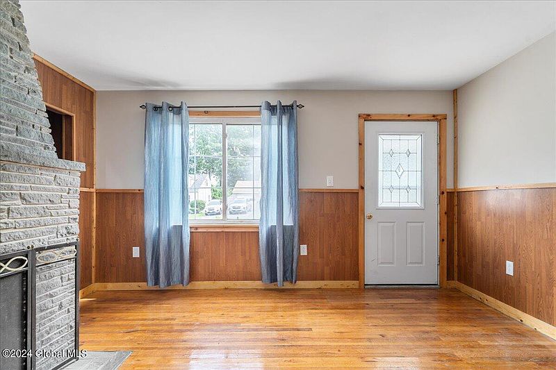 5th image of 2838 Halsey Drive