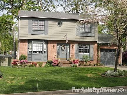 2nd image of 205 John Pinckney Ln