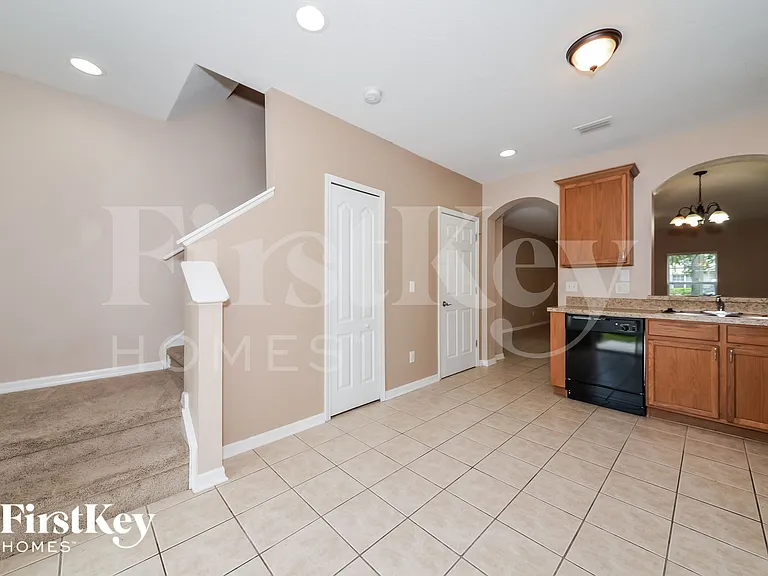 15825 Fishhawk Falls Dr — Photo 5