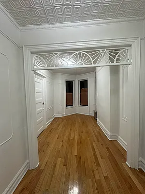 Rented by R New York | media 11