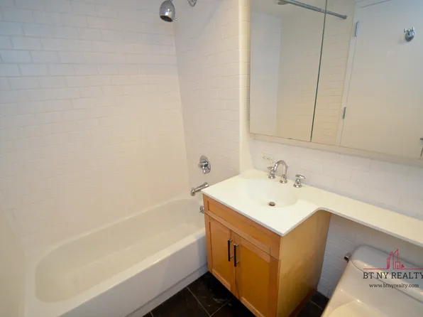 516 West 47th Street image 3 of 7