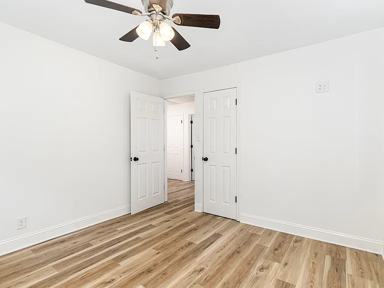 209 E Lavender Ave — Photo 17