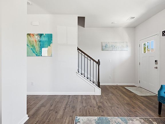 4th image of 111 Riverport Dr
