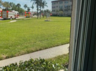 9950 62nd Ter N APT 101, Saint Petersburg, FL 33708