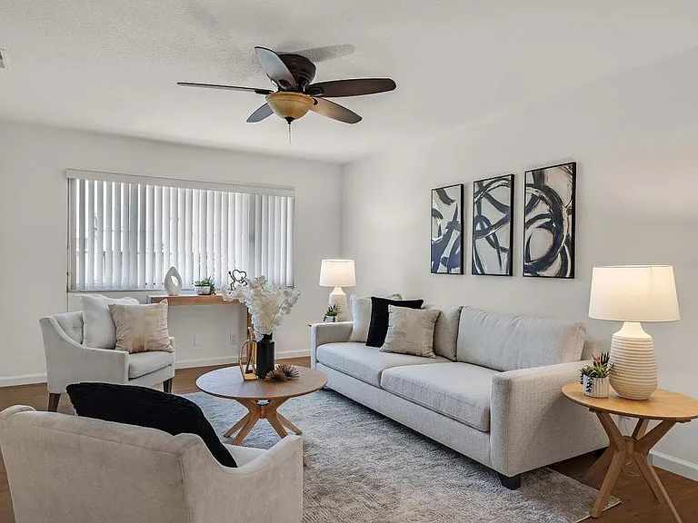39260 Bliss Ct — Photo 3