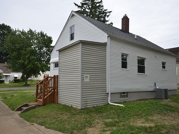2nd image of 1112 Hartford Ave
