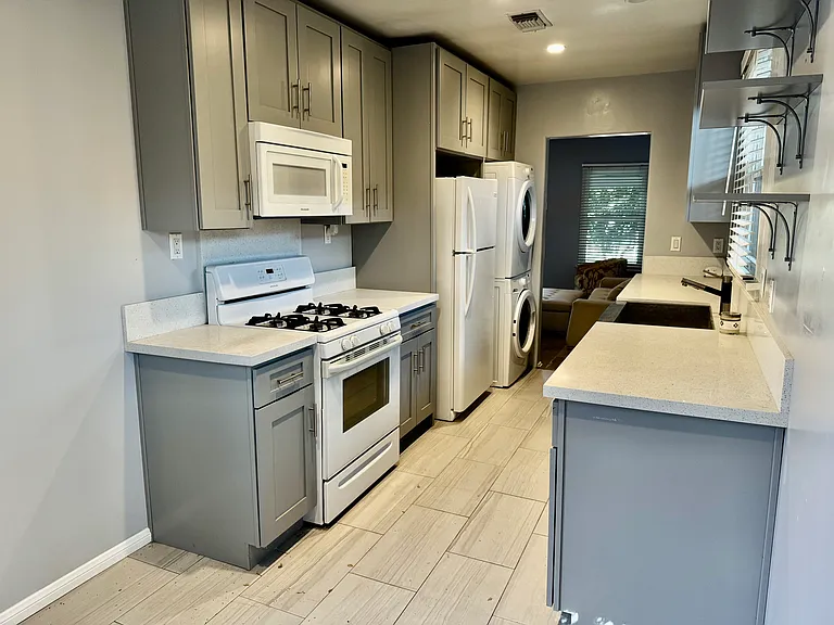 11562 Huston St — Photo 20