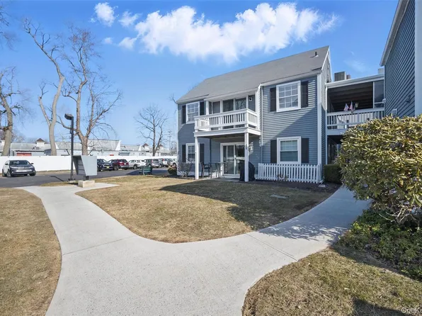201 Commons Way Unit E, Fishkill, NY 12524