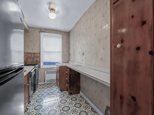 26-25 Union Street image 7 of 7