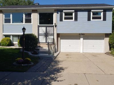 680 Waikiki Dr, Des Plaines, IL, 60016