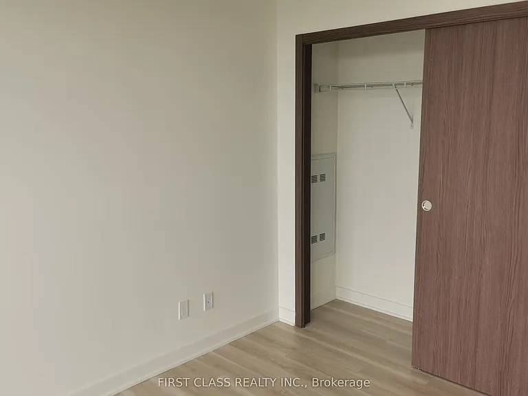 17 Bathurst St #3809 — Photo 7