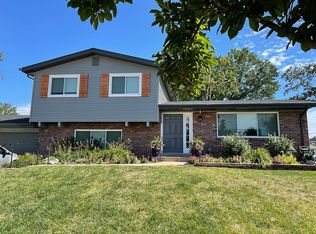 4210 Hedgemont Dr, Saint Louis, MO 63128