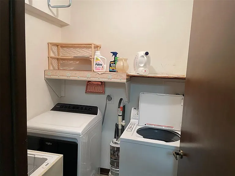 113 Sandy Dr — Photo 11