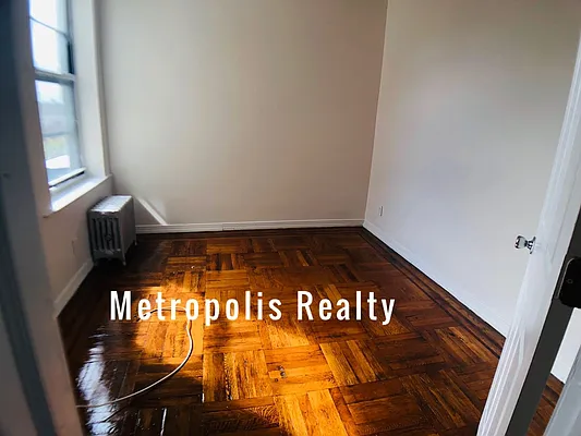 Rented by Metropolis International Realty Inc. | media 38