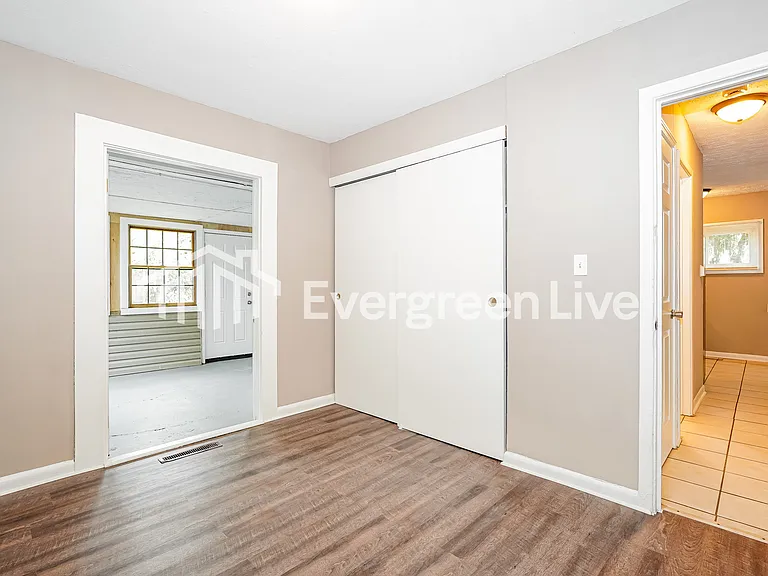2448 Dawnlight Ave — Photo 9