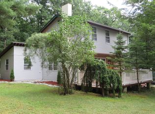 105 Pine Dr, Shohola, PA 18458