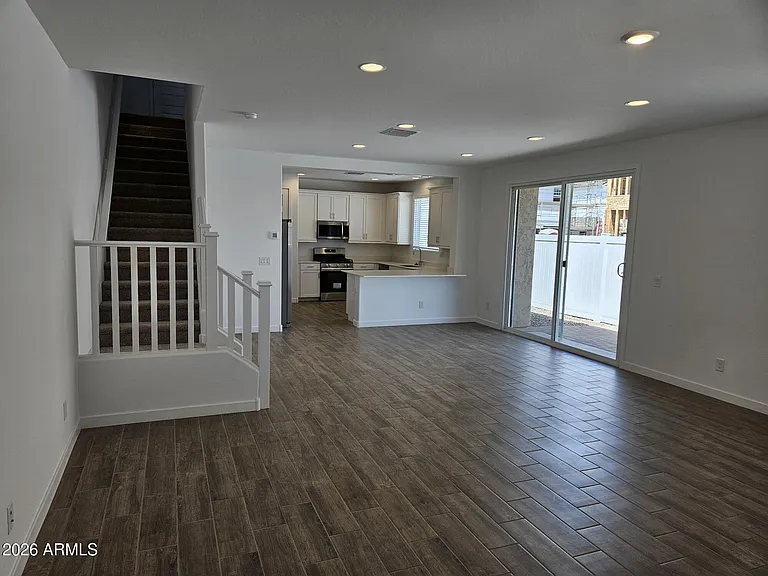 8310 E Prairie Ave — Photo 4