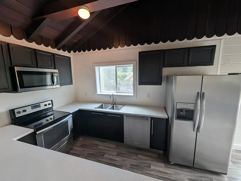 14301 Mill Ct #3 — Photo 3