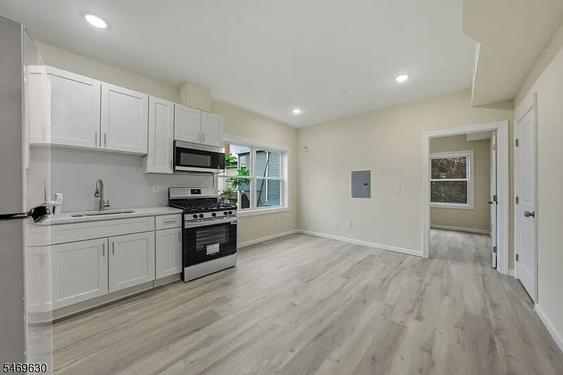 1 bed, 1.0 bath, $2,000 — Photo 1