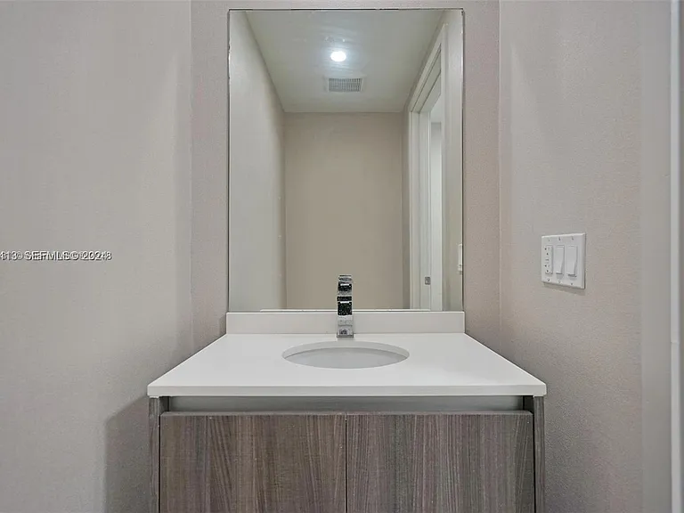 488 NE 18th St #1303 — Photo 6