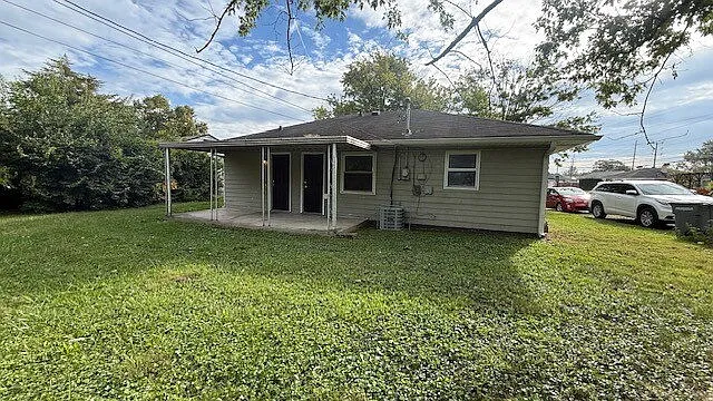 3 bed, 1.0 bath, 840 sqft, $1,285 — Photo 2