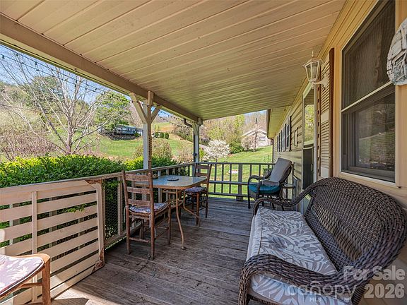 3rd image of 17 Mustang Ln