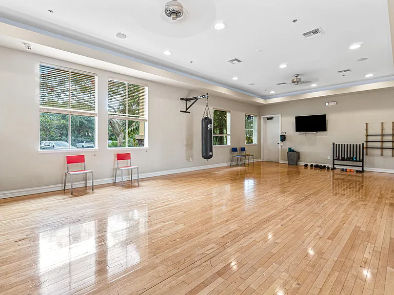 550 Tomahawk Ct — Photo 51