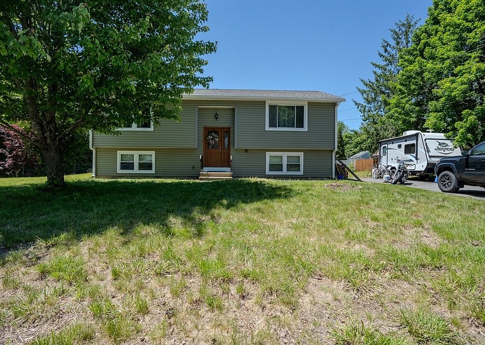 1st image of 18 Plainfield Rd