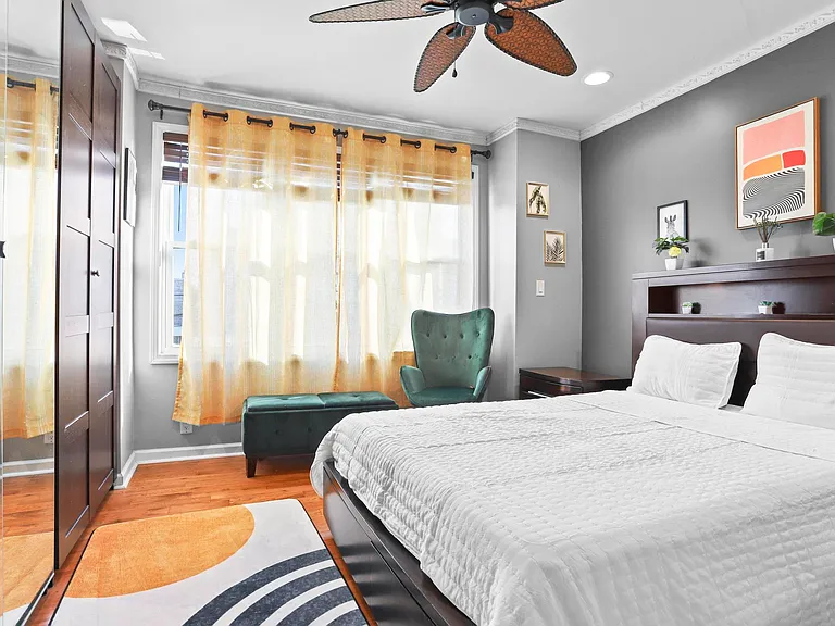 3346 Livingston St — Photo 11