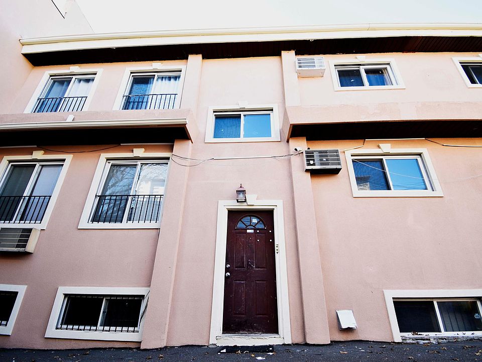 1st image of 635 Joralemon St APT 2