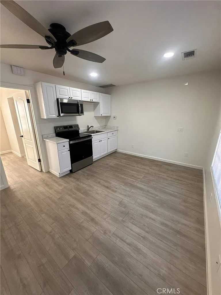 Building Photo - 3835 Camellia Dr