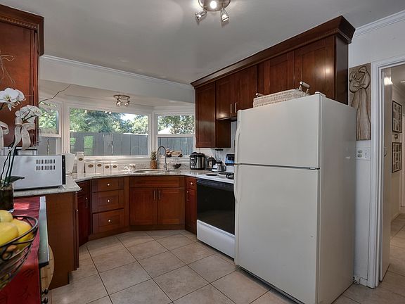 Upgraded Kitchen
