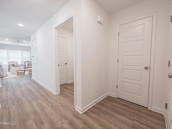 3rd image of 10652 Wren Grv
