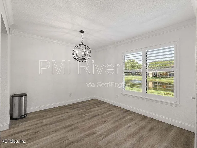 908 Shoreline Cir — Photo 25