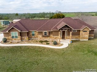 15193 Miller Rd, Saint Hedwig, TX 78152