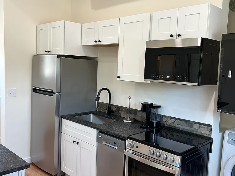 21 Murphy Cir #B — Photo 5