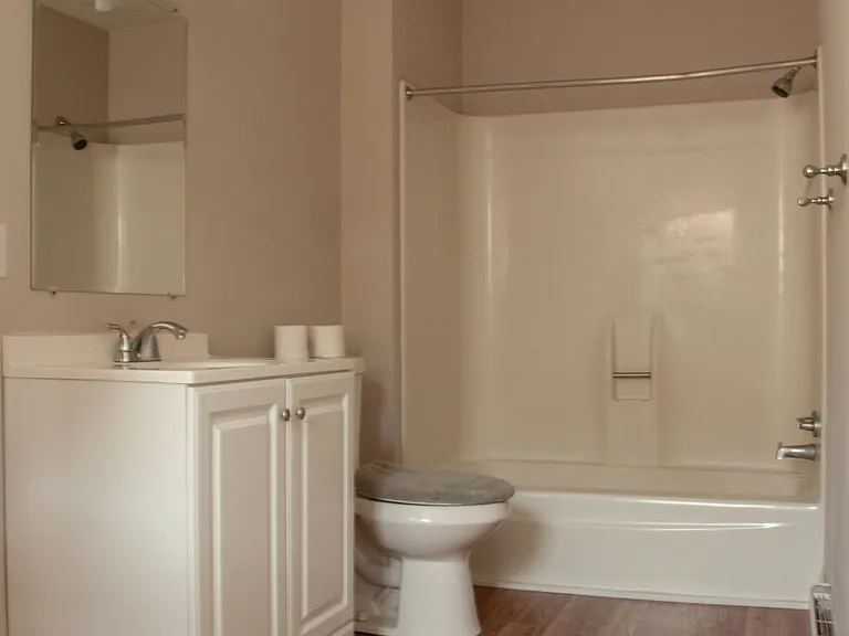 666 Thompson Ave #2 — Photo 7