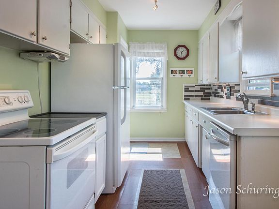 5th image of 3812 Grant St