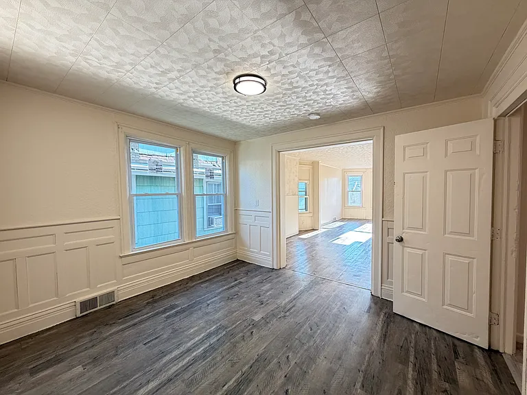 67 Barton St #2 — Photo 10